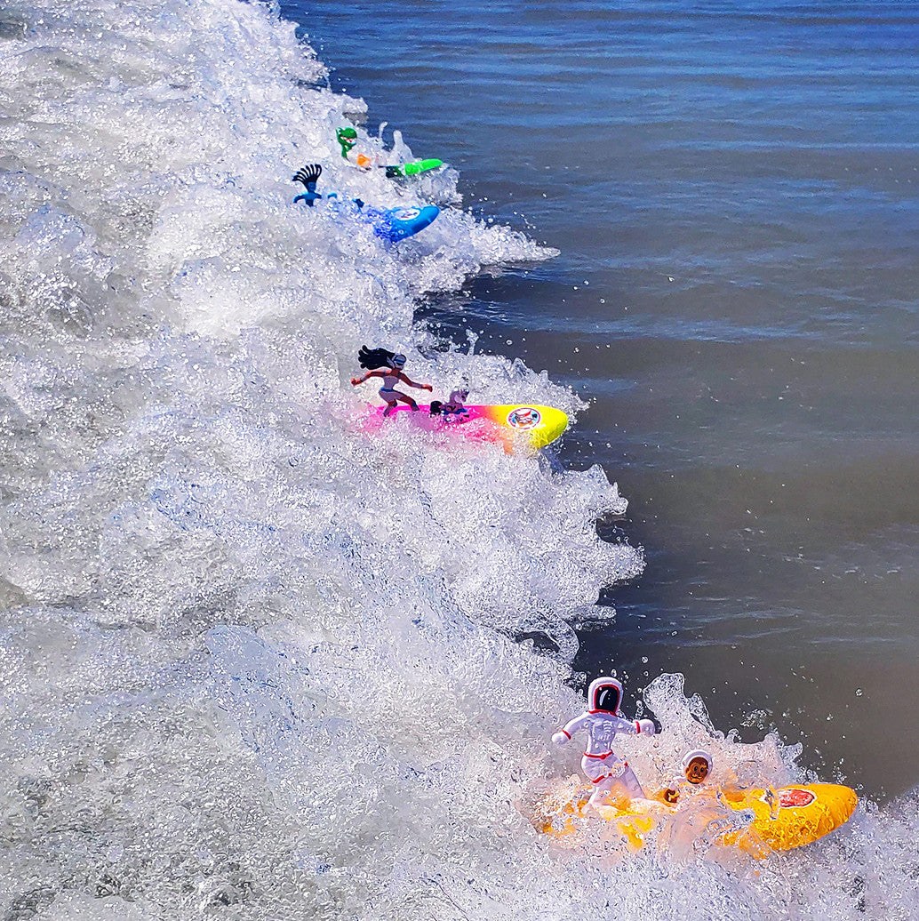 surfer dudes legend 'n pets dans la vague